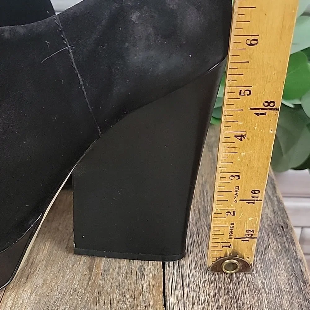 Boutique 9 suede platform heels Size 8.5